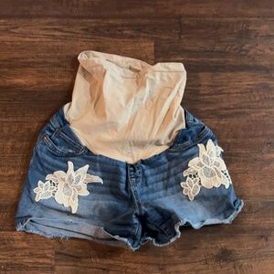 Maternity shorts